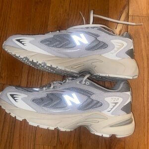 New Balance 725 sneakers